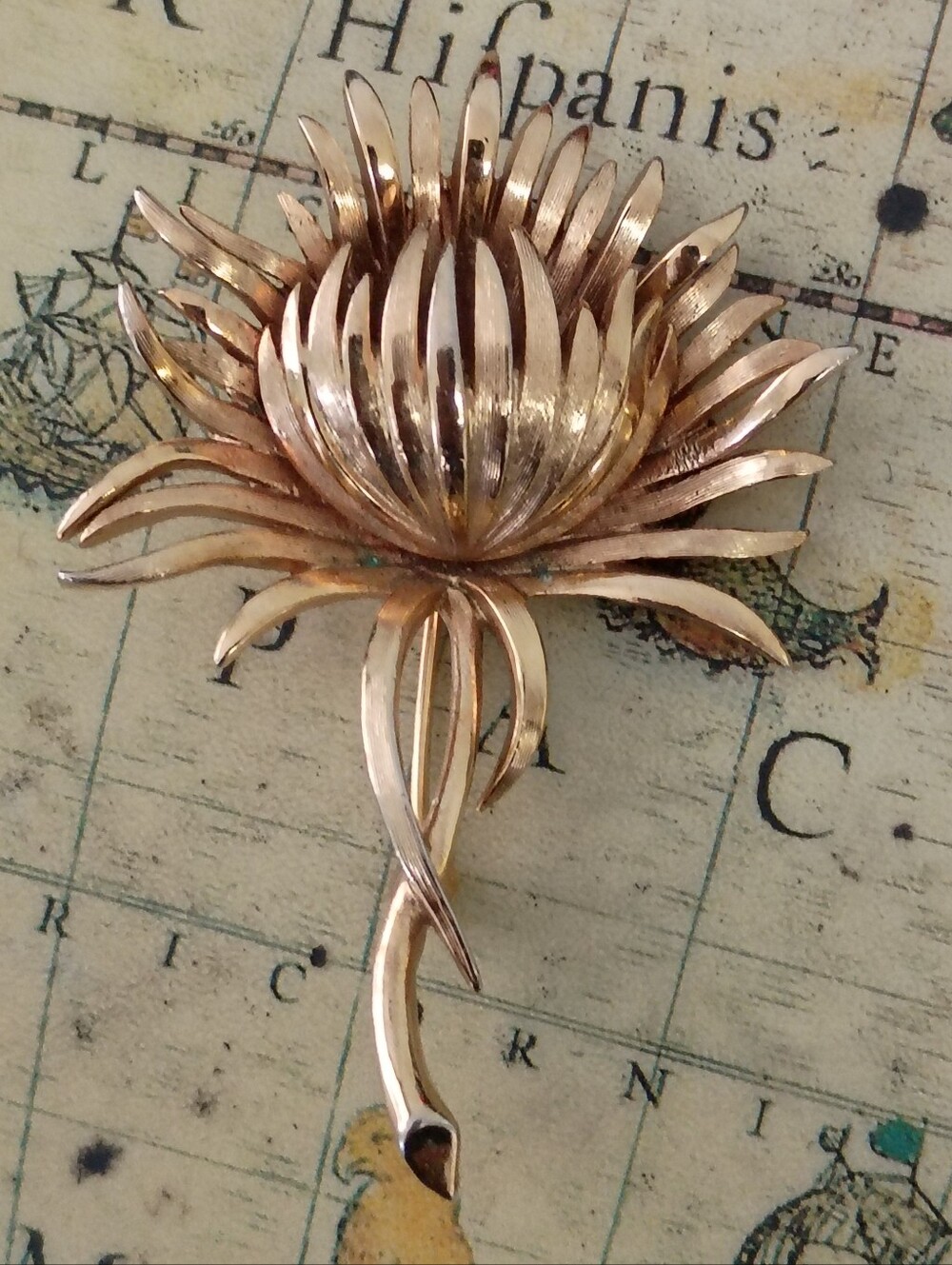 ❤️Rare CROWN TRIFARI GOLD CHRYSANTHEMUM Pin Brooch